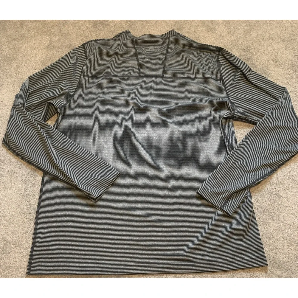Under Armour Shirt Men's 2XL Black Gray Striped V-Neck Fitted Cold Gear‎